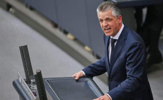Thorsten Frei (CDU) im Archiv, Bundestag—Verteidigt Verbrauchssteuern im Rentenpaket.