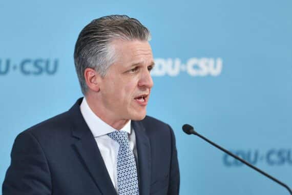 Thorsten Frei (CDU) bei einem politischen Statement im Bundestag.