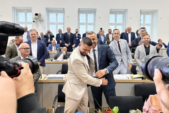Tobias Rausch und Ulrich Siegmund bei der Wahl zum Landtagspräsidenten in Sachsen-Anhalt am 06.10.2026.