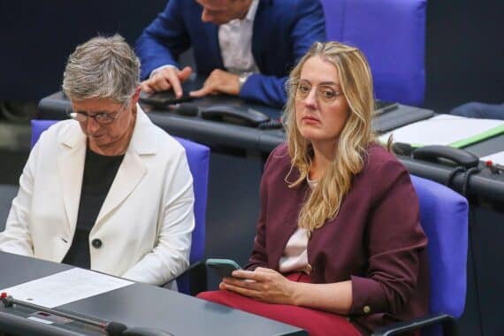 Katharina Dröge und Britta Haßelmann (Archivfoto) fordern neue Grüne-Strategie gegen die AfD.