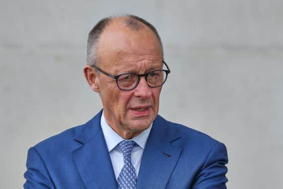 Friedrich Merz im Porträt zur Debatte über eine Frau als Nachfolgerin von Bundespräsident Steinmeier.
