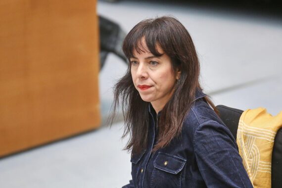 Elif Eralp, Berliner Linken-Politikerin und Kandidatin für das Amt der Regierenden Bürgermeisterin.