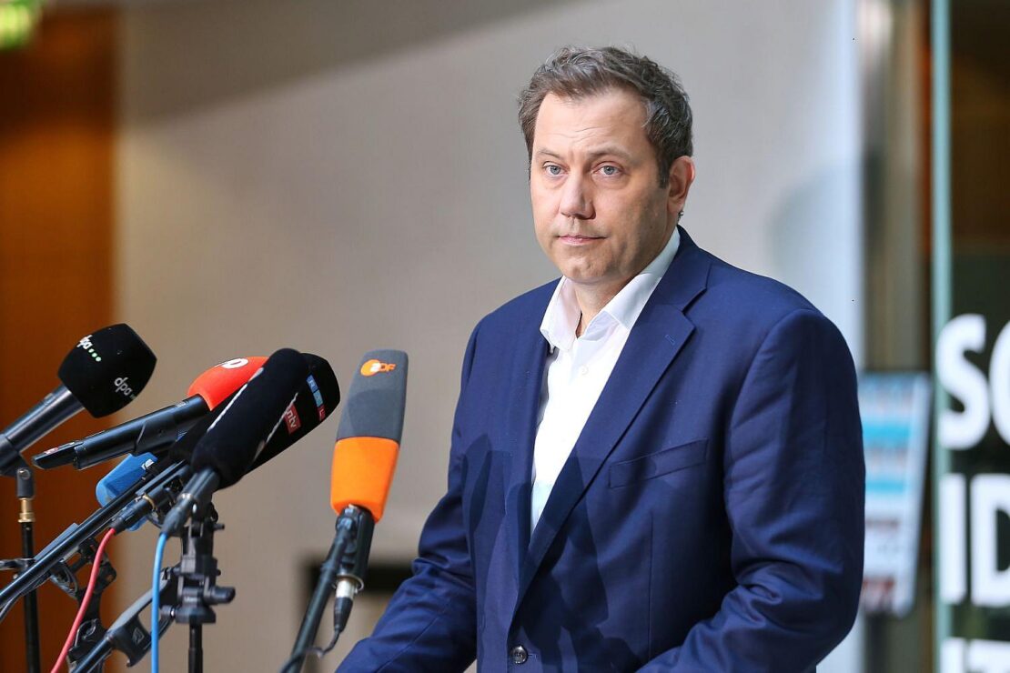 Klingbeil kündigt Neuwahl der gesamten SPD-Führung an