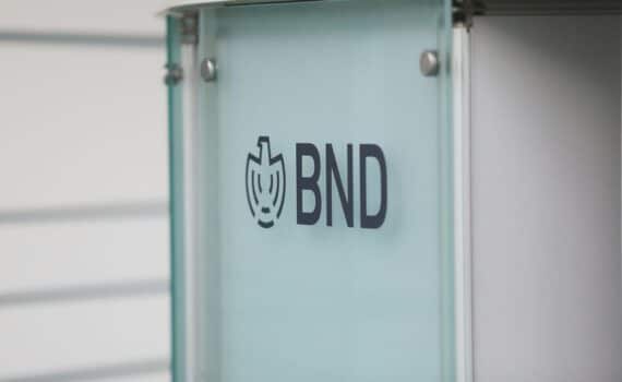 BND-Logo (Archiv) in Berlin: Unabhängiger Kontrollrat kritisiert neue BND-Befugnisse und betont Kontrolle.