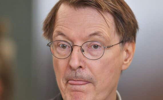 Karl Lauterbach spricht in Berlin gegen rot-rot-grüne Koalition mit Linken und Grünen.