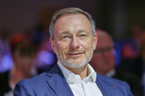 Christian Lindner im Porträt als ehemaliger Finanzminister und Unterstützer Ilse Aigners für das Bundespräsidentenamt.