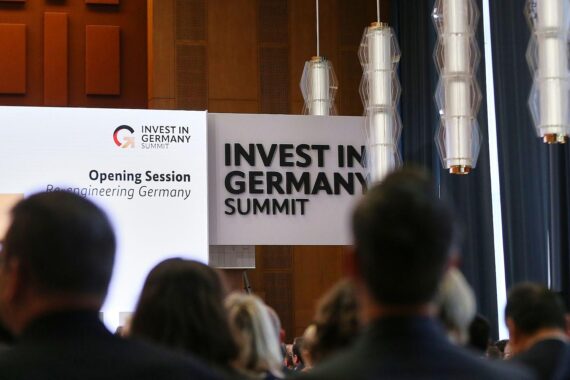 Hessens Finanzminister Lorz wirbt in Berlin beim „Invest in Germany Summit“ für Investitionen in Hessen.
