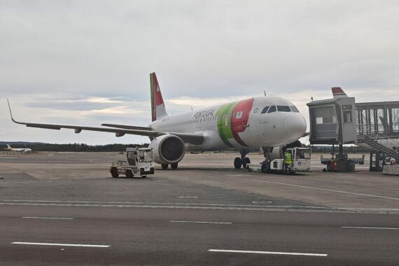 Lufthansa sichert 44,9% an TAP: Foto von TAP-Airbus (Archiv), Flughafen Lissabon, dts Nachrichten.