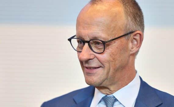 Friedrich Merz bei der Verleihung des Westfälischen Friedenspreises in Münster, mit Bezug zu NATO und Russland/Ukraine.