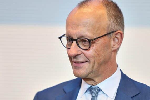 Friedrich Merz bei der Verleihung des Westfälischen Friedenspreises in Münster, mit Bezug zu NATO und Russland/Ukraine.