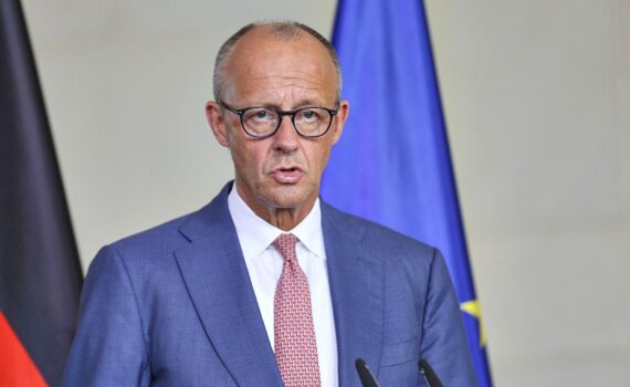 Friedrich Merz spricht in Kiew über mögliche Gespräche mit Putin beim G20-Gipfel.