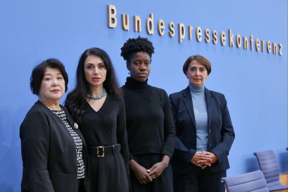 Offener Brief in Berlin: Schutz von Minderheiten vor möglicher AfD-Regierungsbeteiligung, gegen Hass und Gewalt.