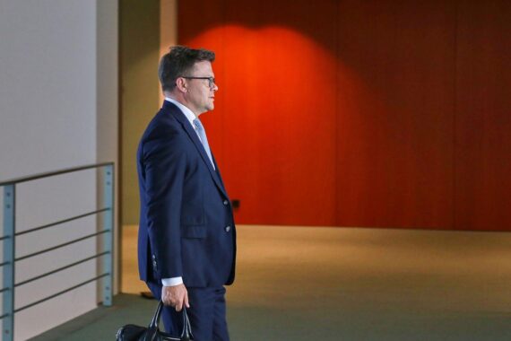 Bundesregierung plant keine nationale Biomassestrategie: Foto Carsten Schneider (Archiv), Deutschland, Berlin.