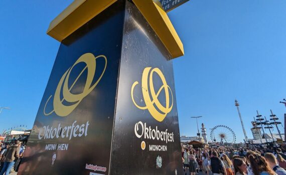 Oktoberfest in München: Polizei-Bilanz zum 191. Fest, Einsatzkräfte und Sicherheitsmaßnahmen auf der Theresienwiese.