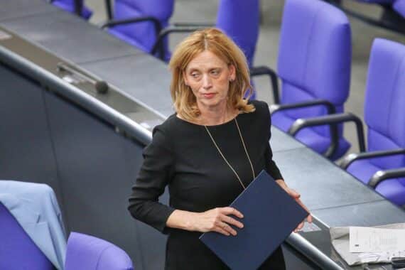 Karin Prien bei einem politischen Auftritt als mögliche Kandidatin für das Bundespräsidentenamt.