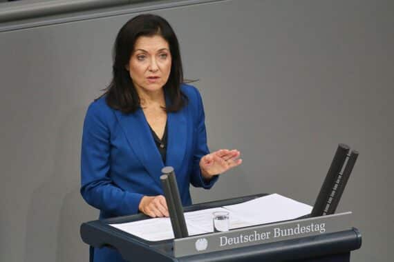 Katherina Reiche im Archivfoto, Bundeswirtschaftsministerin, fordert Bärbel Bas zur Rentenreform-Gesetzgebung auf.