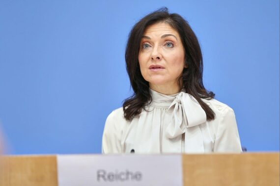 Katherina Reiche (CDU), Archivfoto: Wirtschaftsministerin, Treffen mit Energiekonzernen statt Umweltverbänden.