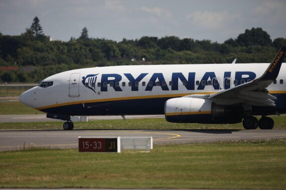 Ryanair-Aircraft im Archiv; Berlin-Base-Schließung: Streit zwischen Ryanair und Cockpit-Vorwürfen.