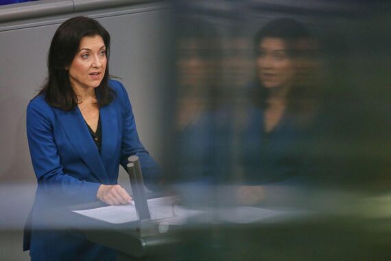 Tim Klüssendorf konfrontiert Wirtschaftsministerin Katherina Reiche (Archivfoto) wegen der Galeria-Insolvenz.
