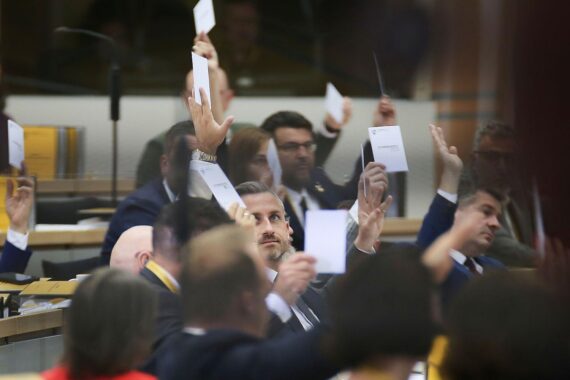 Konstituierende Sitzung des Landtags Sachsen-Anhalt: Luigi Pantisano kritisiert CDU bei AfD-Präsidentswahl.