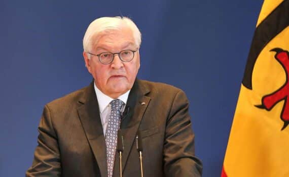 Frank-Walter Steinmeier (Archiv) warnt vor politischer Spaltung und Extremismus beim Tag der Deutschen Einheit.