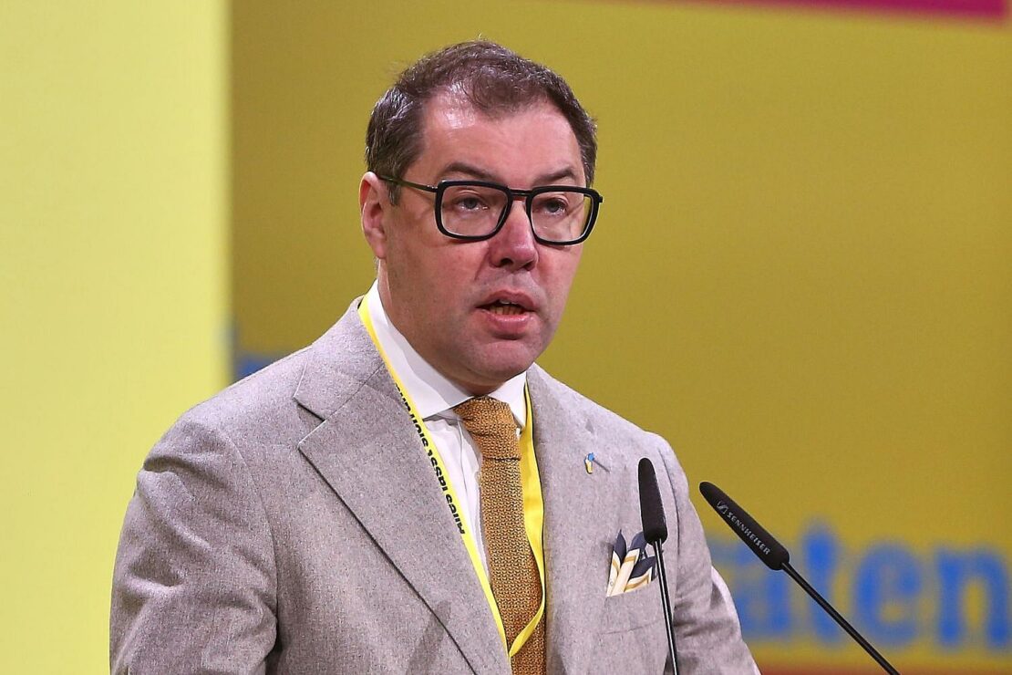 Ukraine-Botschafter kritisiert Schröder für Besuch bei Putin
