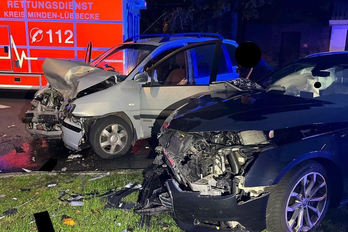 Zwei Autofahrer bei Kollision in Lübbecke-Gehlenbeck verletzt