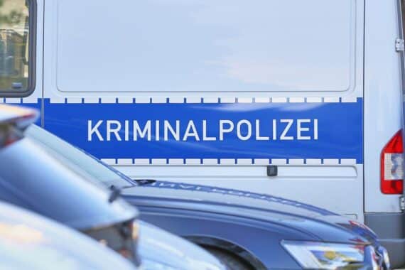 Polizei-Kriminaltechnik/Archiv, Stürmungs-Spezialkräfte nach Waffenkontrolle in Berngau – Tatverdächtiger festgenommen.